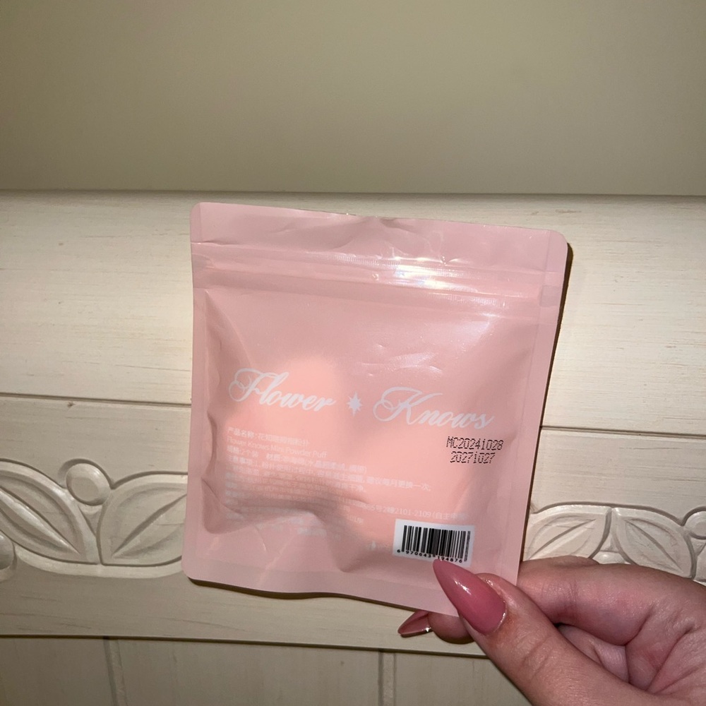 Flower Knows 2 pc Mini Powder Puff - Picture 2 of 5